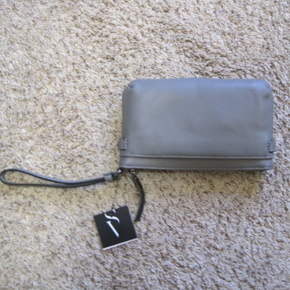NWT Simply Vera Vera Wang gray wristlet - Picture 6 of 13